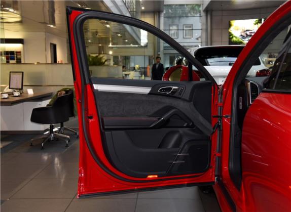 Cayenne 2016款 Cayenne GTS 3.6T 车厢座椅   前门板