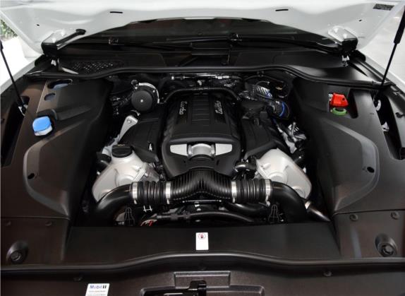 Cayenne 2016款 Cayenne Turbo 4.8T 其他细节类   发动机舱