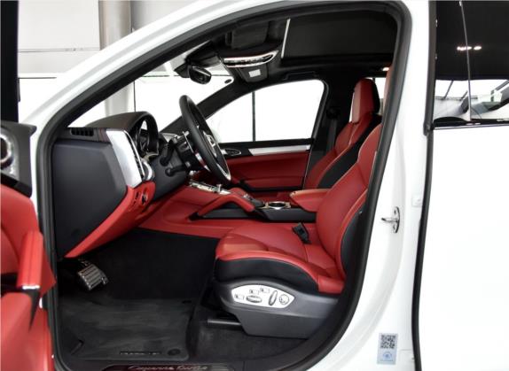Cayenne 2016款 Cayenne Turbo 4.8T 车厢座椅   前排空间