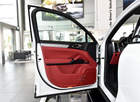Cayenne 2016款 Cayenne Turbo 4.8T 车厢座椅   前门板