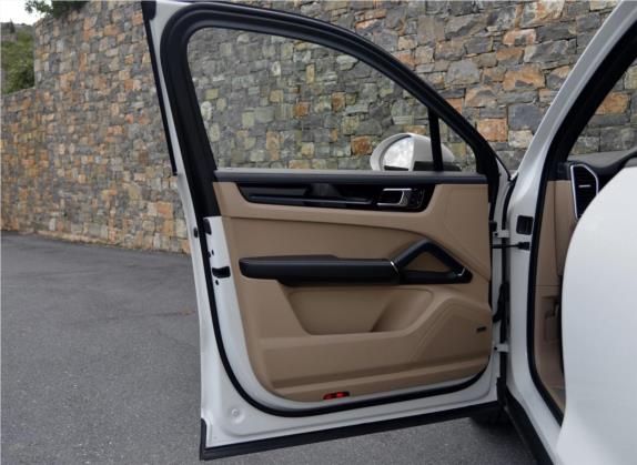 Cayenne 2018款 Cayenne 3.0T 车厢座椅   前门板