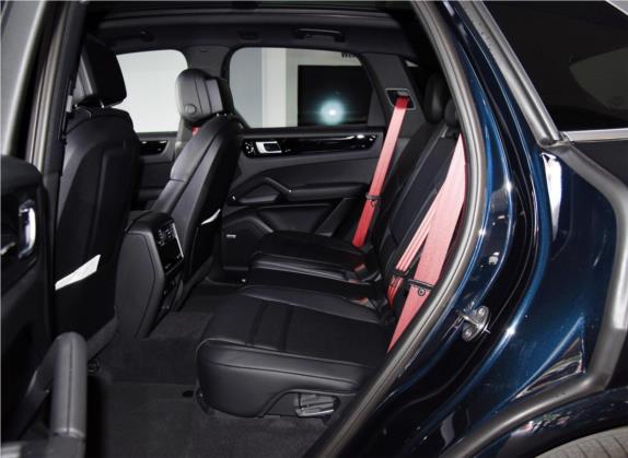 Cayenne 2018款 Cayenne S 2.9T 车厢座椅   后排空间