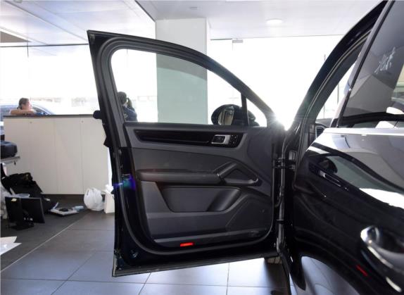 Cayenne 2018款 Cayenne S 2.9T 车厢座椅   前门板