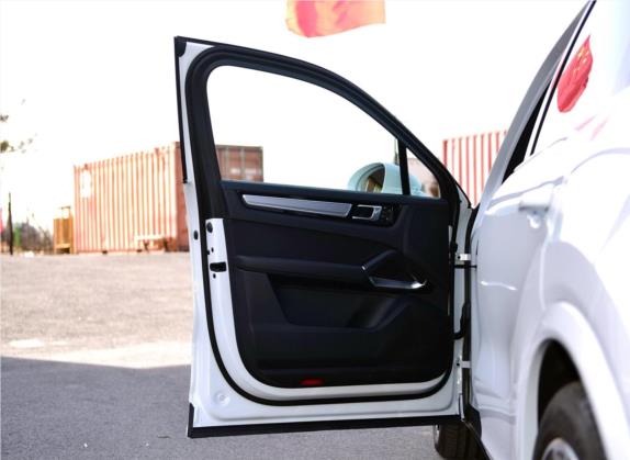Cayenne 2018款 Cayenne Turbo 4.0T 车厢座椅   前门板