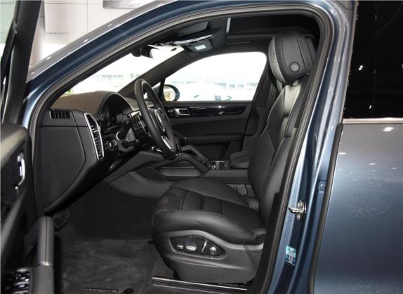 Cayenne 2019款 Cayenne 3.0T 车厢座椅   前排空间