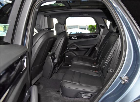 Cayenne 2019款 Cayenne 3.0T 车厢座椅   后排空间
