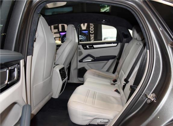 Cayenne 2019款 Cayenne Turbo Coupé 4.0T 车厢座椅   后排空间