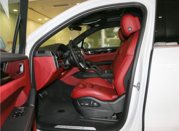 Cayenne 2020款 Cayenne S 2.9T 车厢座椅   前排空间