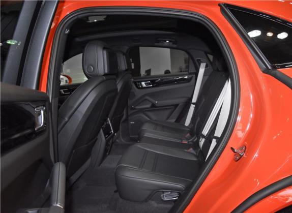 Cayenne 2020款 Cayenne S Coupé 2.9T 车厢座椅   后排空间