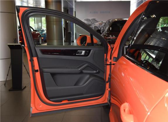 Cayenne 2020款 Cayenne S Coupé 2.9T 车厢座椅   前门板