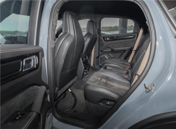 Cayenne 2021款 Cayenne Turbo GT 4.0T 车厢座椅   后排空间