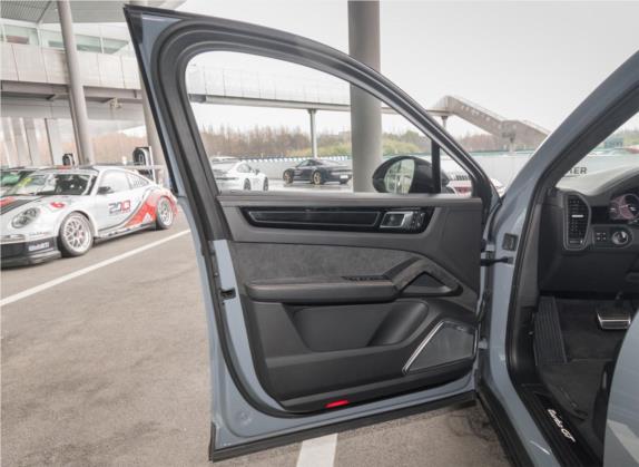 Cayenne 2021款 Cayenne Turbo GT 4.0T 车厢座椅   前门板