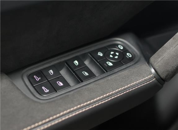 Cayenne 2021款 Cayenne Turbo GT 4.0T 车厢座椅   门窗控制