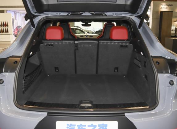 Cayenne 2023款 Cayenne Turbo GT 4.0T 车厢座椅   后备厢