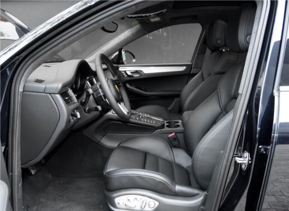 Macan 2014款 Macan Turbo 3.6T 车厢座椅   前排空间
