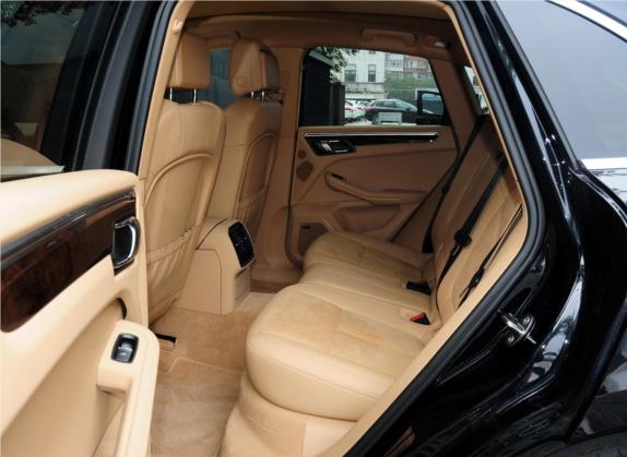 Macan 2014款 Macan S 3.0T 车厢座椅   后排空间