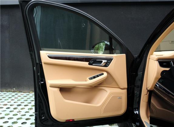 Macan 2014款 Macan S 3.0T 车厢座椅   前门板