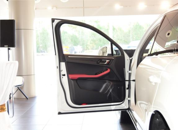 Macan 2016款 Macan 2.0T 车厢座椅   前门板