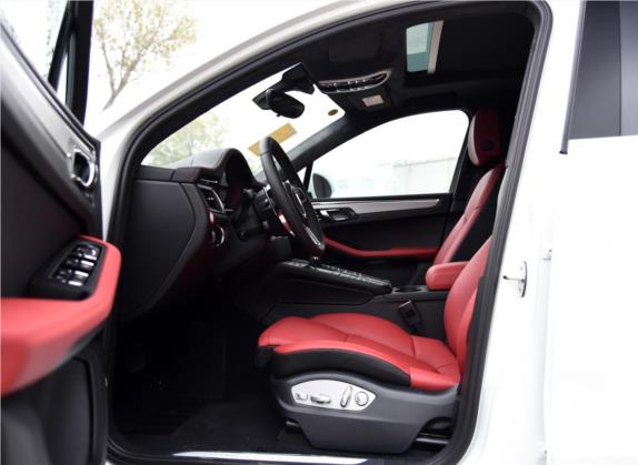 Macan 2016款 Macan Turbo 3.6T 车厢座椅   前排空间