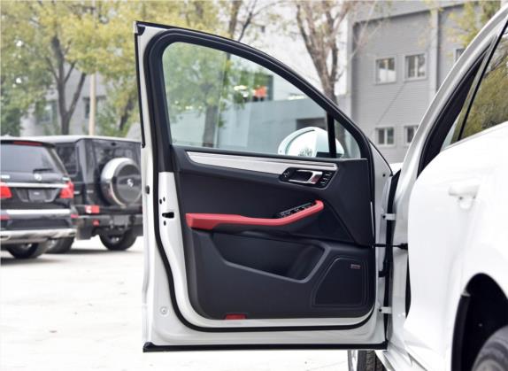 Macan 2016款 Macan Turbo 3.6T 车厢座椅   前门板