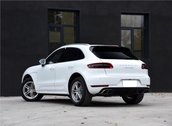 Macan 2016款 Macan Turbo 3.6T 外观   斜后