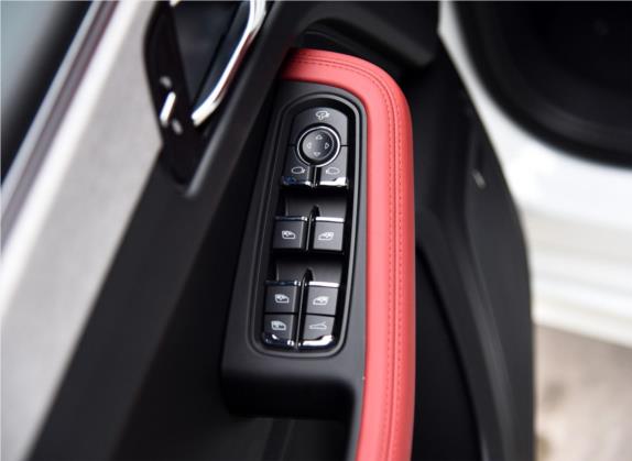 Macan 2016款 Macan Turbo 3.6T 车厢座椅   门窗控制