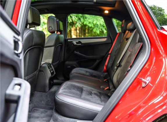 Macan 2017款 Macan GTS 3.0T 车厢座椅   后排空间