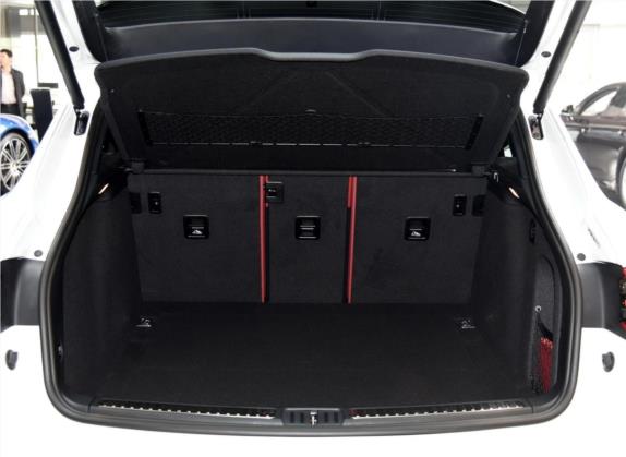 Macan 2017款  Macan Turbo 3.6T 车厢座椅   后备厢