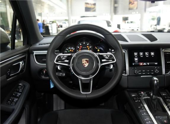 Macan 2017款  Macan 2.0T 中控类   驾驶位