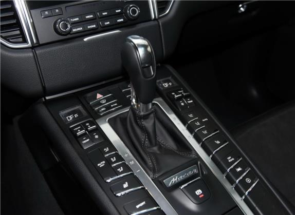 Macan 2017款  Macan 2.0T 中控类   挡把