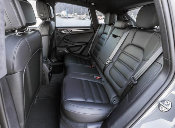 Macan 2018款 Macan S 3.0T 车厢座椅   后排空间
