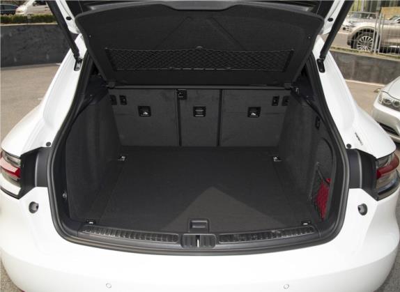 Macan 2018款 Macan S 3.0T 车厢座椅   后备厢