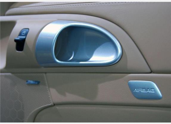 Cayman 2005款 Cayman S MT 3.4L 车厢座椅   门窗控制
