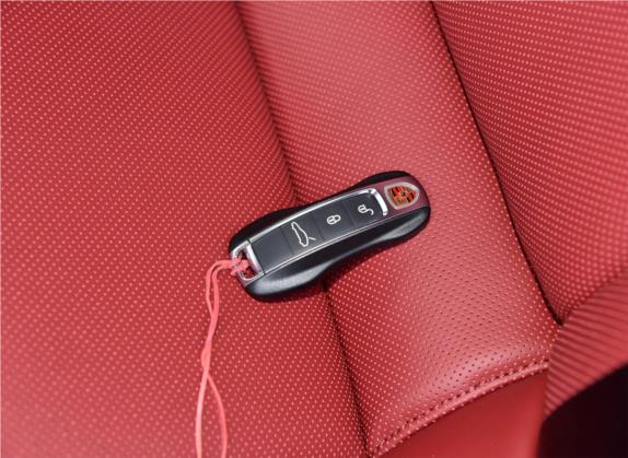Panamera新能源 2018款 Panamera 4 E-Hybrid 2.9T 其他细节类   钥匙