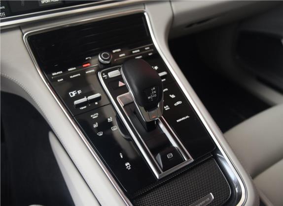 Panamera新能源 2018款 Panamera Turbo S E-Hybrid Sport Turismo 4.0T 中控类   挡把