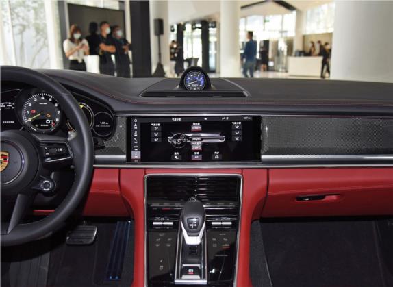 Panamera新能源 2021款 Panamera 4S E-Hybrid 行政加长版 2.9T 中控类   中控台