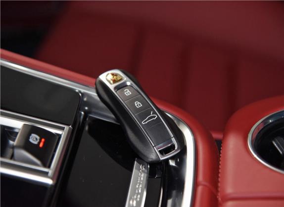 Panamera新能源 2021款 Panamera 4S E-Hybrid 行政加长版 2.9T 其他细节类   钥匙