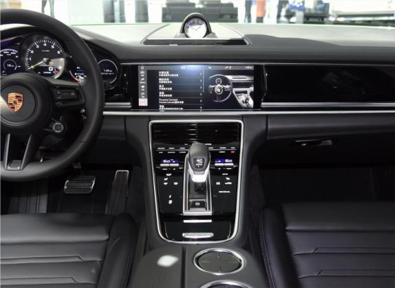 Panamera新能源 2021款 Panamera 4 E-Hybrid 2.9T 中控类   中控台