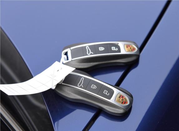 Panamera新能源 2021款 Panamera Turbo S E-Hybrid 行政加长版 4.0T 其他细节类   钥匙