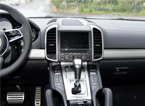 Cayenne新能源 2015款 Cayenne S E-Hybrid 3.0T 中控类   中控台