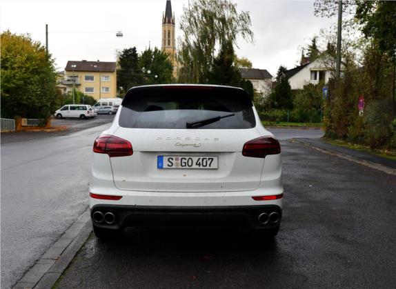 Cayenne新能源 2015款 Cayenne S E-Hybrid 3.0T 外观   正后