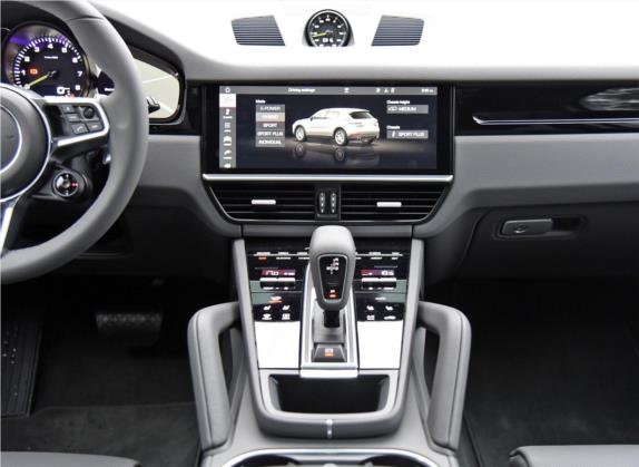 Cayenne新能源 2019款 Cayenne E-Hybrid 2.0T 中控类   中控台