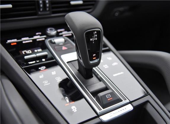 Cayenne新能源 2019款 Cayenne E-Hybrid 2.0T 中控类   挡把