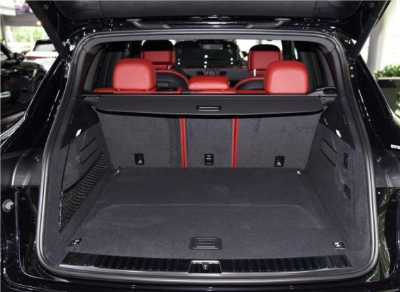 Cayenne新能源 2020款 Cayenne E-Hybrid 2.0T 车厢座椅   后备厢