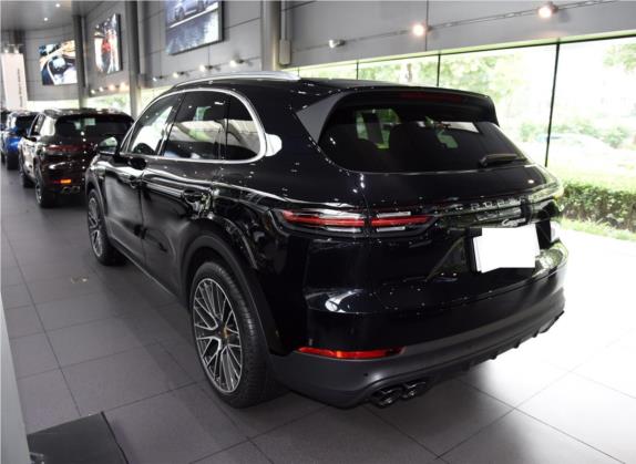 Cayenne新能源 2020款 Cayenne E-Hybrid 2.0T 外观   斜后