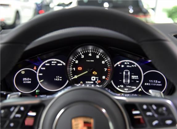 Cayenne新能源 2020款 Cayenne E-Hybrid 2.0T 中控类   仪表盘