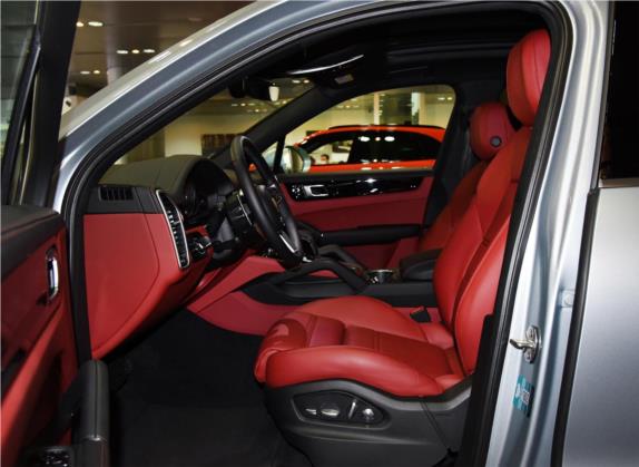 Cayenne新能源 2021款 Cayenne E-Hybrid 2.0T 车厢座椅   前排空间