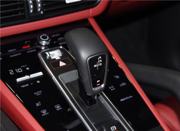 Cayenne新能源 2021款 Cayenne E-Hybrid 2.0T 中控类   挡把