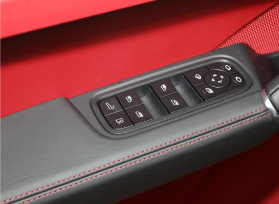 Cayenne新能源 2023款 Cayenne E-Hybrid 2.0T 车厢座椅   门窗控制