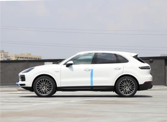 Cayenne新能源 2023款 Cayenne E-Hybrid 2.0T 铂金版 外观   正侧